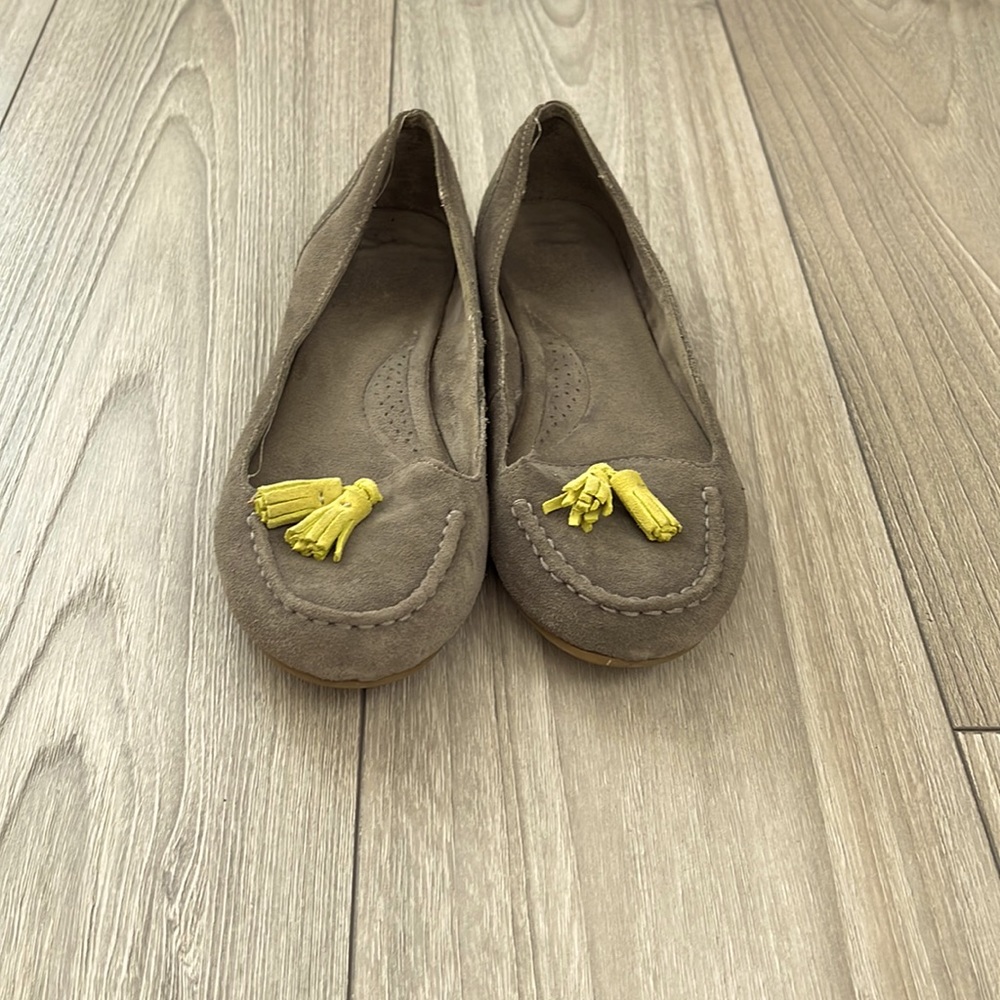 Dr.Scholl’s ballets.Gently used. Very comfortable.Grey colour.